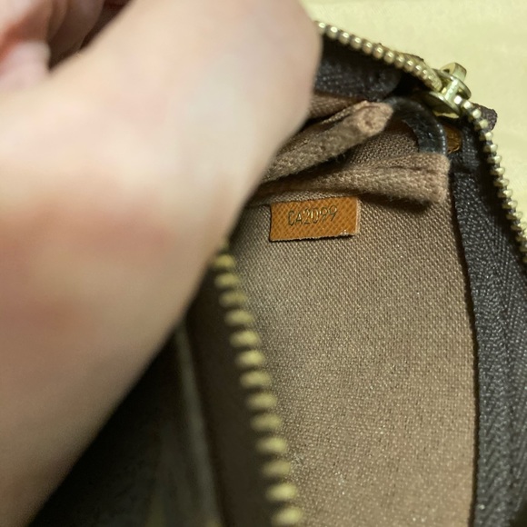 💯 Authentic Louis Vuitton special edition Cles - Picture 8 of 9